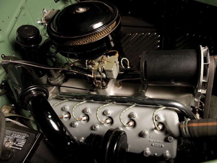  Lincoln Zephyr Convertible Sedan 1939 года  (фото 7 из 22)